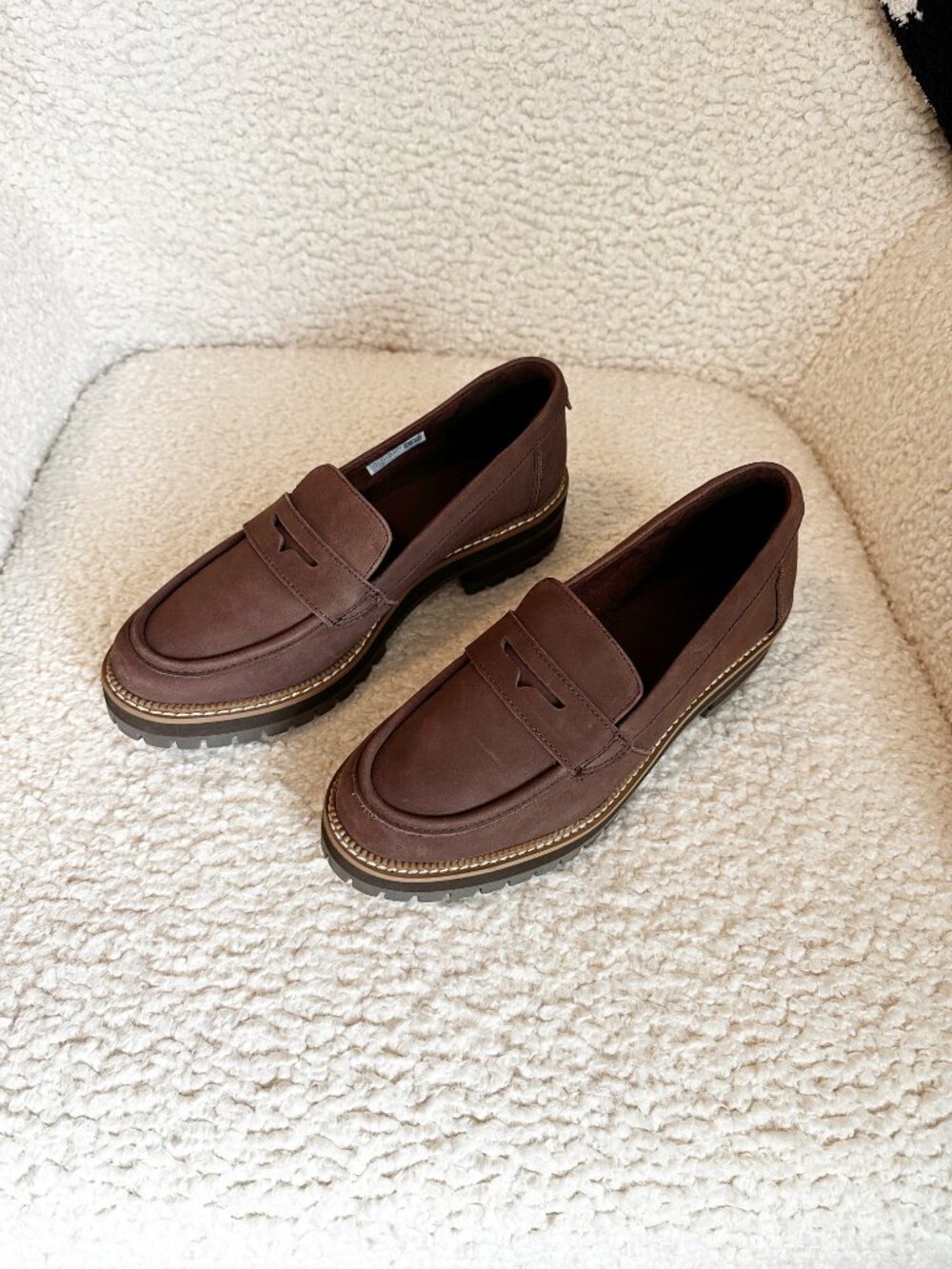 Tom's Dark Brown Leather Lug Sole Cara Loafer sz 7.5 EUC - Picture 4 of 9